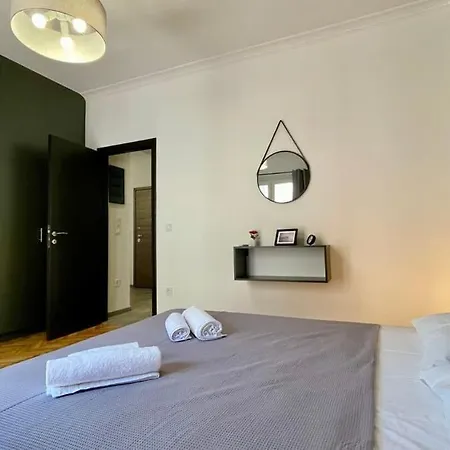 Apartment Stylish Spacious At The Centre Of Monastiraki