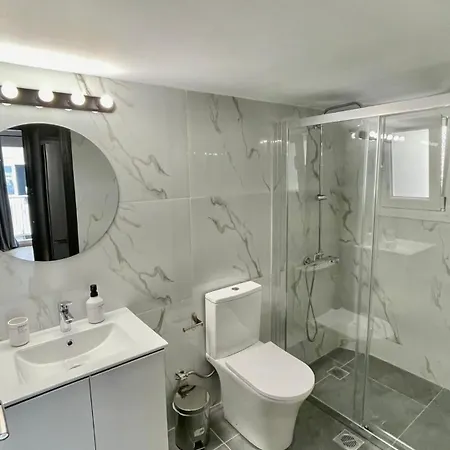 Apartment Stylish Spacious At The Centre Of Monastiraki Athens
